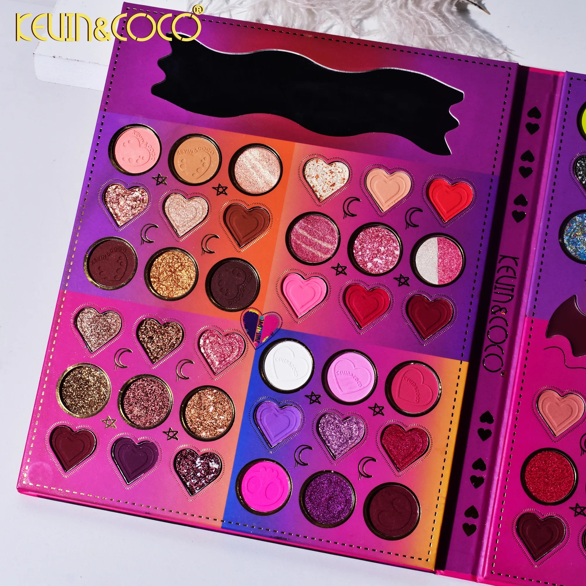 Paleta de Sombras de Cjos de 76 Colores en Forma de Pareja de Vampiros