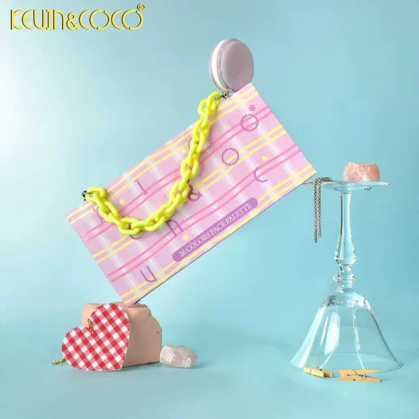 Paleta de sombras de ojos DreamWeaver Express de 26 colores .