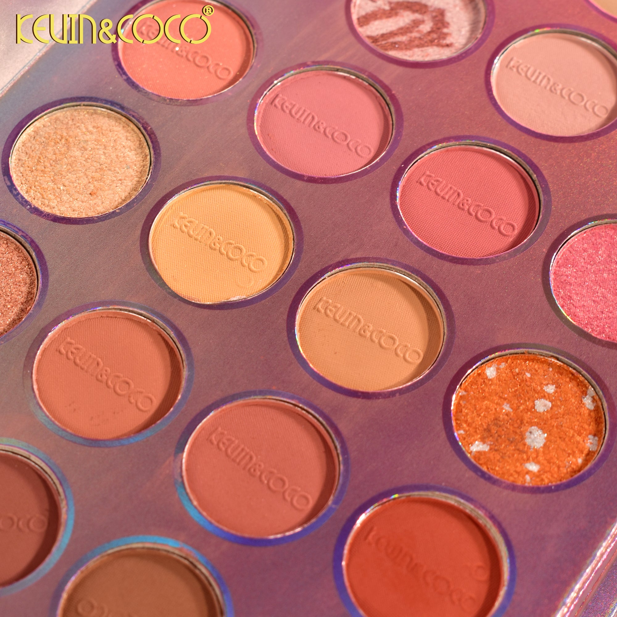 Paleta de Maquillaje de 67 Tonos: Colorete, Sombra de Ojos, Iluminador.