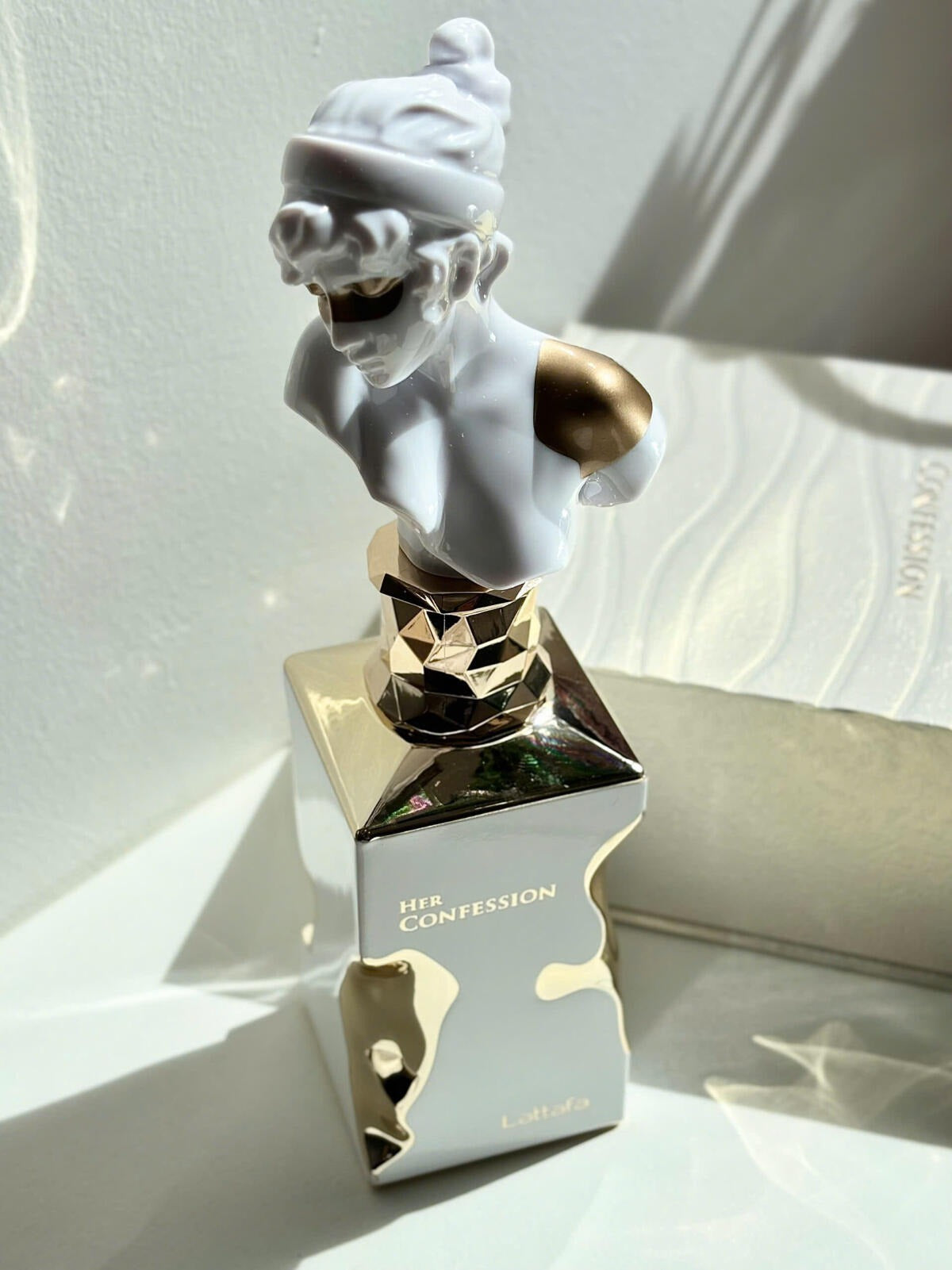 Her Confession Lattafa Perfumes para Mujeres, Eau de Parfum 100 ml, Perfume Árabe de Larga Duración.